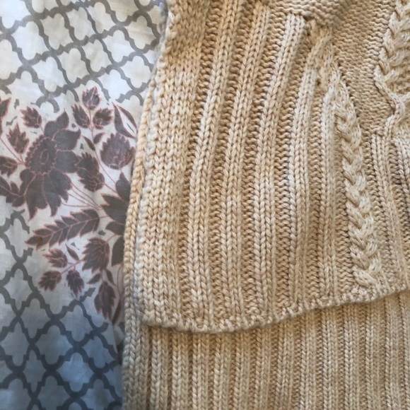 BCBGMAXARIA sleeveless sweater - Picture 4 of 5